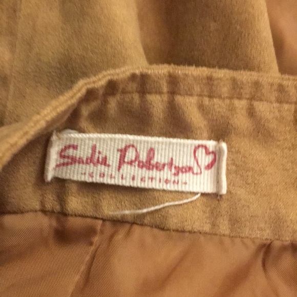 Sadie Robertson mini skirt - Picture 5 of 11